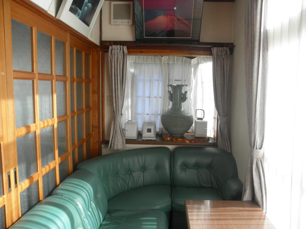 Отель Haranoya Oshino Экстерьер фото